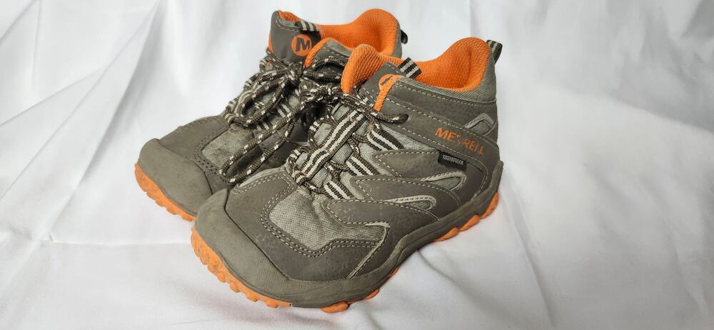 Merrell Kids Chameleon 7 Access Mid Waterproof Hiking Boots 10.5 Little Boys